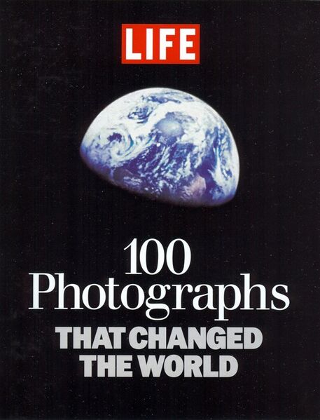 File:Earthrise 100 Photographs That Changed the World .jpg