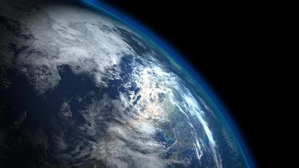 File:'Thin Blue Layer' of Earth's Atmosphere m.jpg