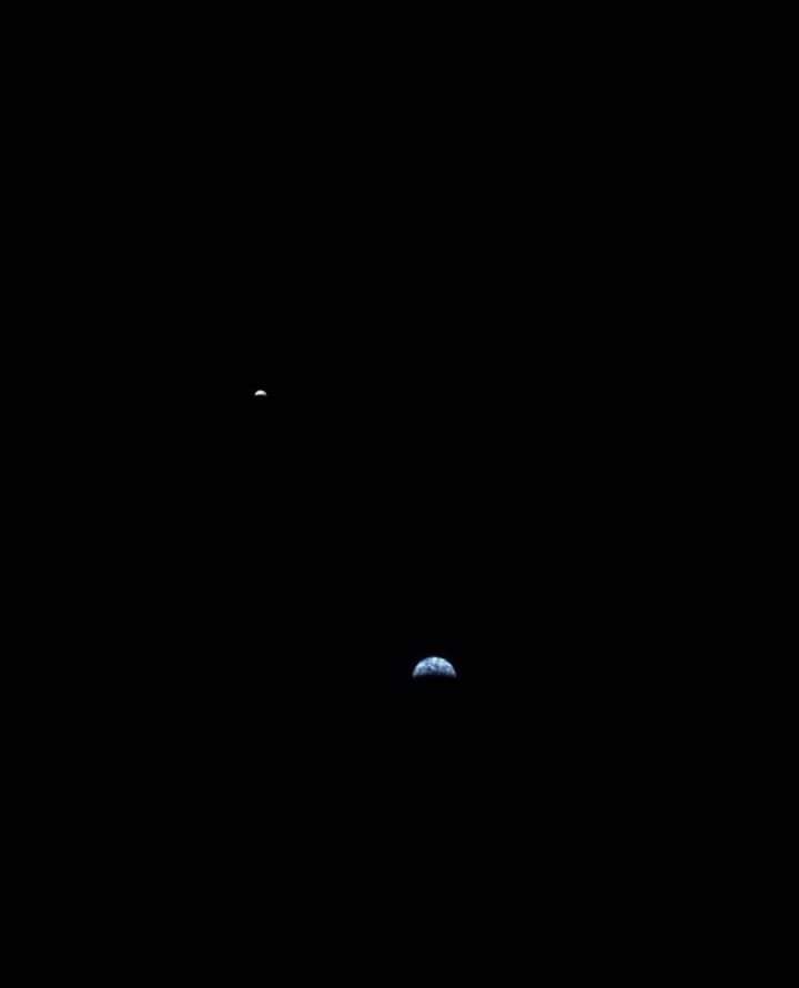 A View of the Earth and Moon from Mars.jpg