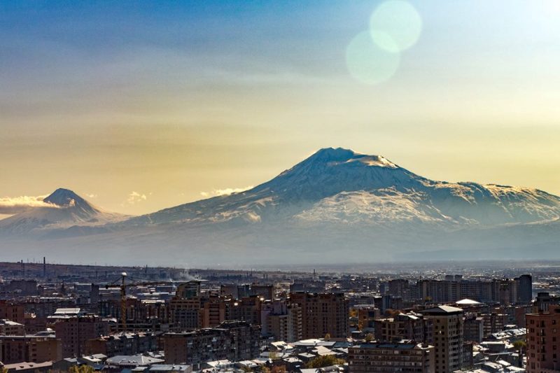 File:Armenia looking toward Mount Ararat courtesy Marc Cooper.jpg