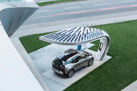 File:BMW-Solar Charging Point.jpg