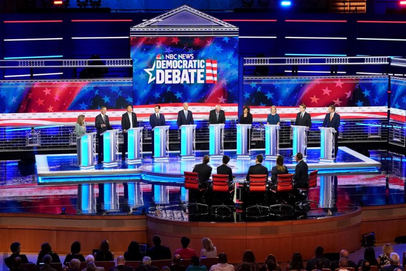Democratic Party pres candidates debate in Miami-June 2019.jpg