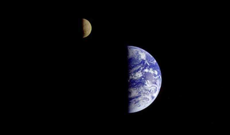 File:Earth and Moon from Galileo - Dec 16 1992.jpg