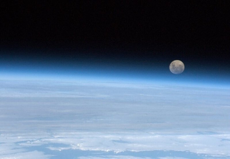File:Earth and Rising Moon.jpg