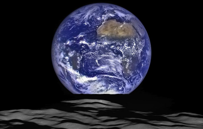Earthrise2015 m.png
