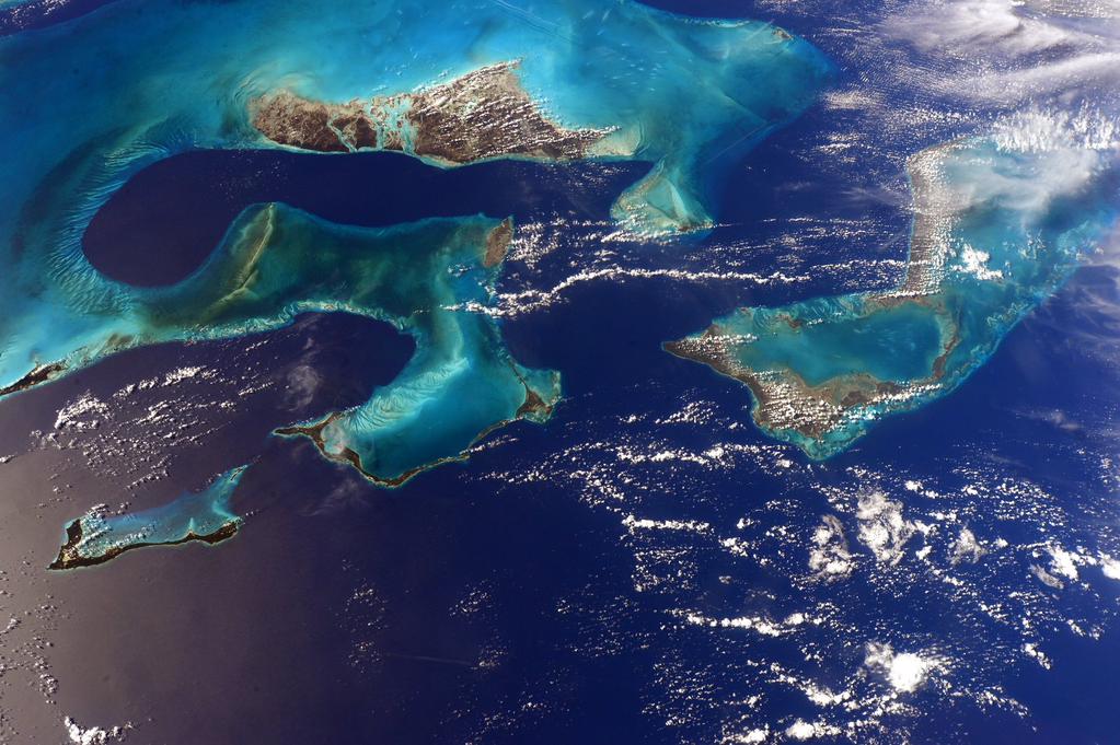 Fly over Florida to the Bahamas AstroSamantha Dec23,2014.jpg