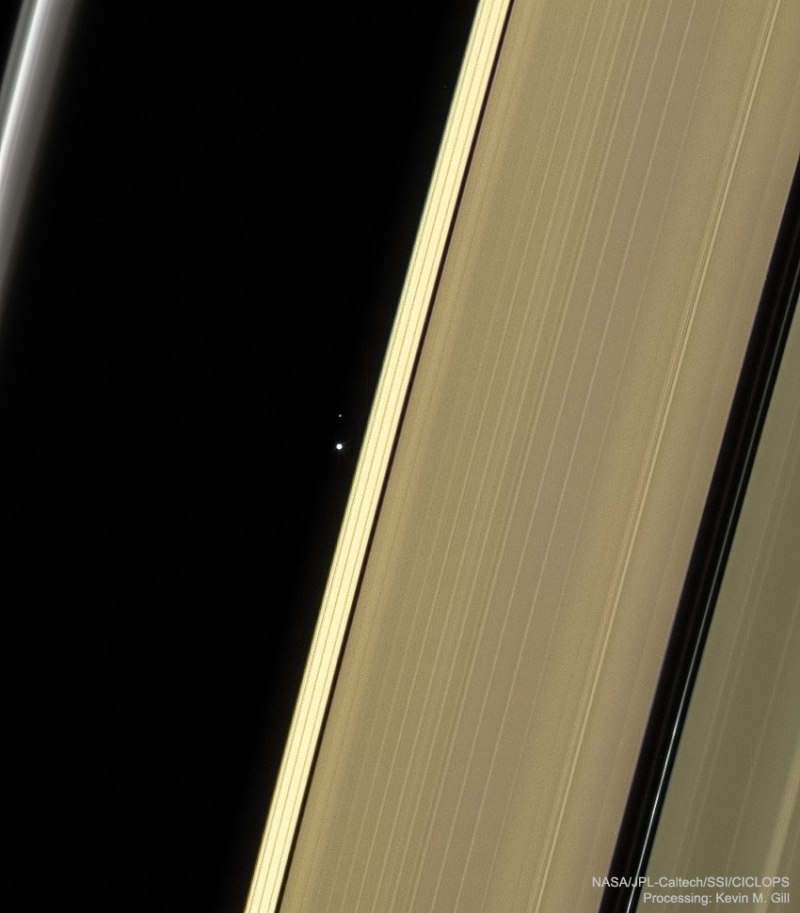 Saturn-Earth-Moon-from Cassini.jpg