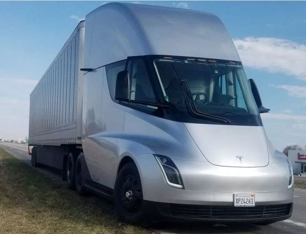 Tesla Freight Trucks - 2018.jpg