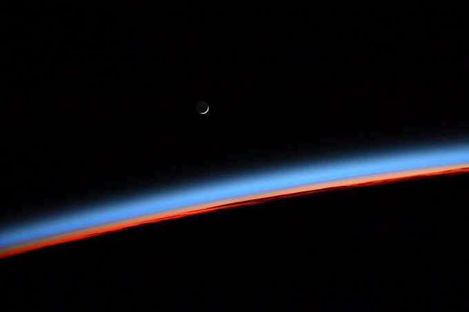 Thin Blue Earth Atmosphere - @AstroSamantha.jpg