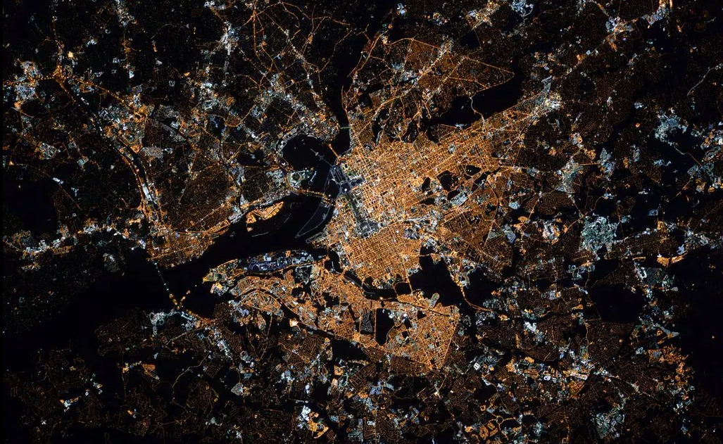 Washington DC from the International Space Station 2015.png
