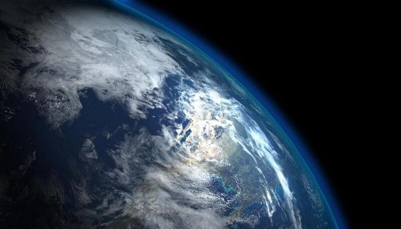 File:'Thin Blue Layer' of Earth's Atmosphere l.jpg