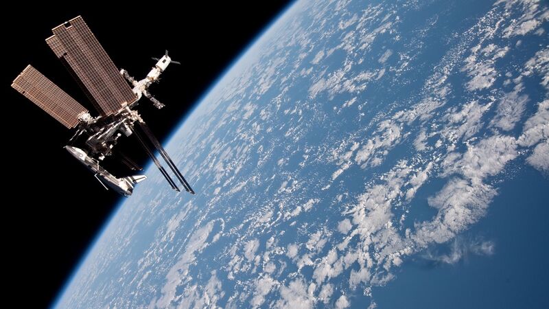 File:Earthview ISS Shuttle.jpg
