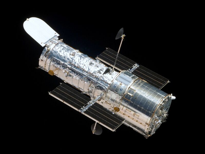 File:Hubble - Wikipedia HST-SM4.jpeg