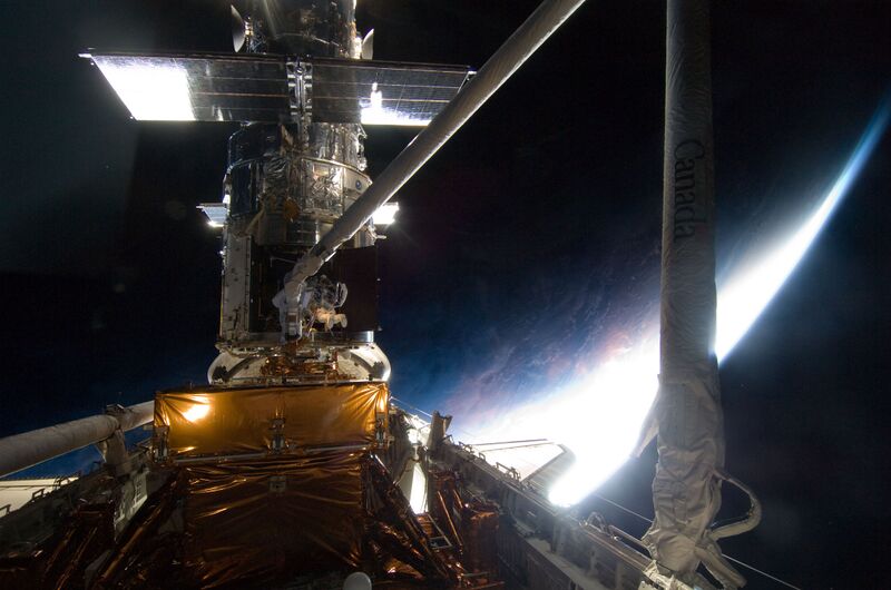 File:Hubble STS-125 May 17 EVA.jpg